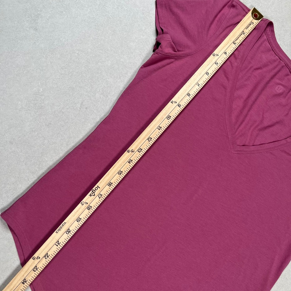 Lululemon Love Tee V-Neck Shirt Womens Size 6 Berry Pink Short Sleeve Top - Picture 4 of 5